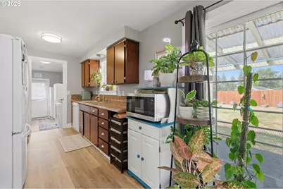 723 Maple St, Dayton, OR 97114 - Photo 16