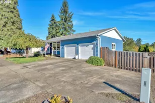 128 N 31st Ave, Cornelius, OR 97113 - Photo 2