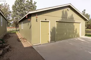 6776 SW Buckskin Ln, Terrebonne, OR 97760 - Photo 16