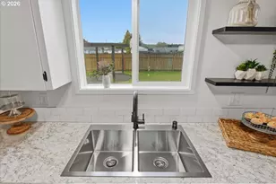 132 Green Acres Dr, Castle Rock, WA 98611 - Photo 14