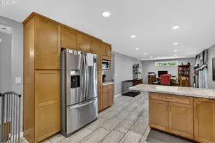 4177 SE 12th St, Gresham, OR 97080 - Photo 8