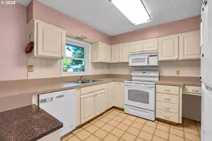 13035 SW Rita Dr, Beaverton, OR 97005 - Photo 10