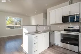 6235 SE Knapp St, Portland, OR 97206 - Photo 4