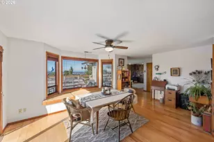 770 Prefontaine Dr, Coos Bay, OR 97420 - Photo 16