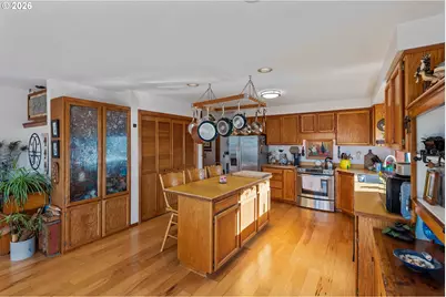 770 Prefontaine Dr, Coos Bay, OR 97420 - Photo 12