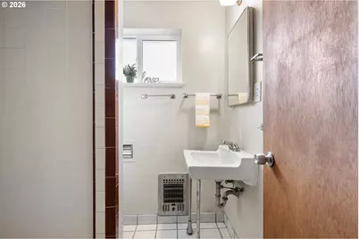 790 E 32nd Ave, Eugene, OR 97405 - Photo 18