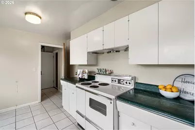 790 E 32nd Ave, Eugene, OR 97405 - Photo 14