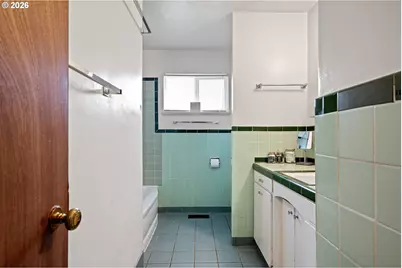 790 E 32nd Ave, Eugene, OR 97405 - Photo 24