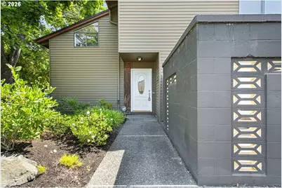 224 N Hayden Bay Dr, Portland, OR 97217 - Photo 2