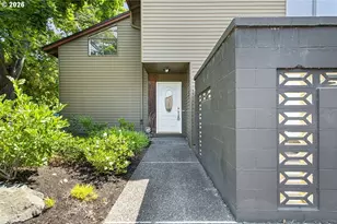 224 N Hayden Bay Dr, Portland, OR 97217 - Photo 2
