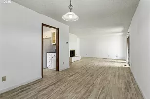 224 N Hayden Bay Dr, Portland, OR 97217 - Photo 14