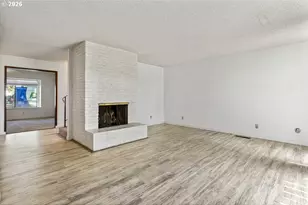 224 N Hayden Bay Dr, Portland, OR 97217 - Photo 4