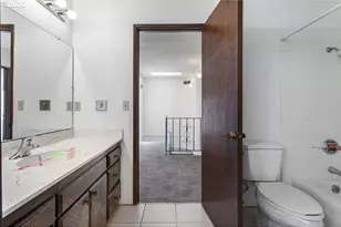 224 N Hayden Bay Dr, Portland, OR 97217 - Photo 30