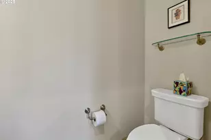 2052 NE 49th Way, Hillsboro, OR 97124 - Photo 18