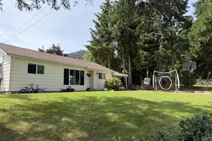 1122 NE Leon Ave, Myrtle Creek, OR 97457 - Photo 2