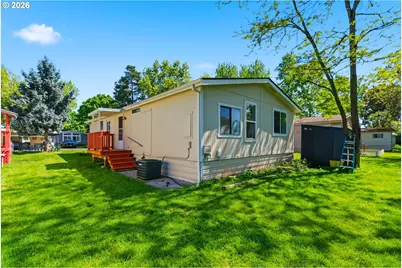 2250 N Broughton Dr, Portland, OR 97217 - Photo 30