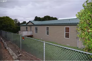 265 NW 4th St, Dufur, OR 97021 - Photo 2