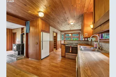 44072 Anderson Ln, Astoria, OR 97103 - Photo 10