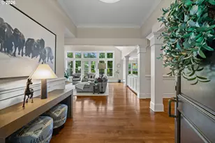 6330 SW Sweetbriar Ct, Portland, OR 97221 - Photo 6