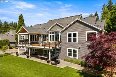 6330 SW Sweetbriar Ct, Portland, OR 97221 - Photo 2