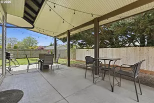 301 SW Bell Dr, Dallas, OR 97338 - Photo 32
