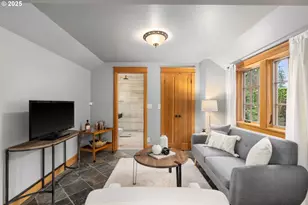 17367 Canal Cir, Lake Oswego, OR 97035 - Photo 32