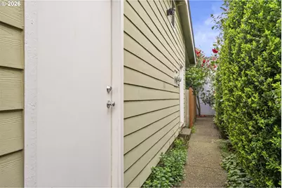 7302 N New York Ave, Portland, OR 97203 - Photo 32