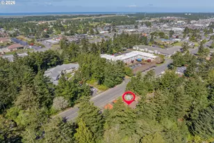 1320 Spruce St, Florence, OR 97439 - Photo 16