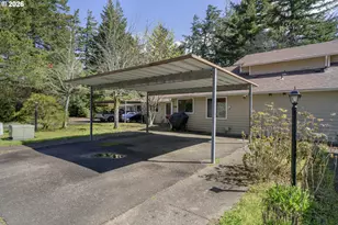 1320 Spruce St, Florence, OR 97439 - Photo 2
