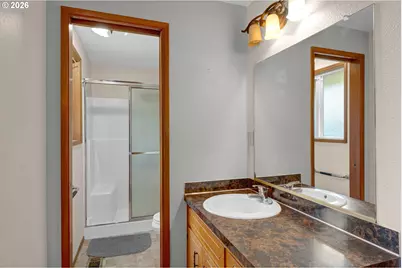 40 Briarcliff Dr, Eugene, OR 97404 - Photo 16