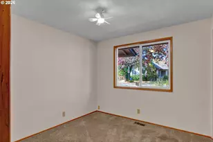 40 Briarcliff Dr, Eugene, OR 97404 - Photo 18