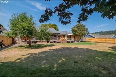 812 Garvord St, Lebanon, OR 97355 - Photo 4