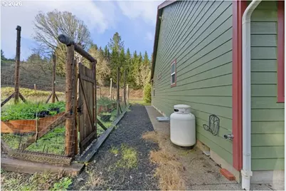 272 Schloeman Ln, Glide, OR 97443 - Photo 40