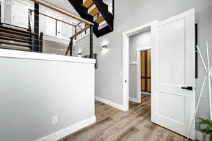 18989 NE Marine Dr, Portland, OR 97230 - Photo 2