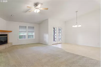 223 Penni Ln, Silverton, OR 97381 - Photo 6