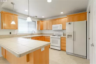 223 Penni Ln, Silverton, OR 97381 - Photo 14