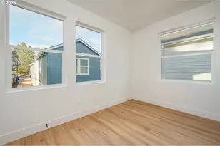 12086 SE Market St, Portland, OR 97216 - Photo 8