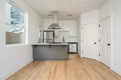 12086 SE Market St, Portland, OR 97216 - Photo 4