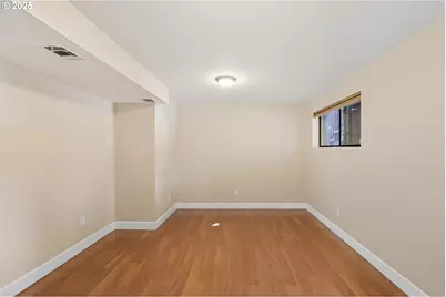 17909 NE Everett Ct, Portland, OR 97230 - Photo 18