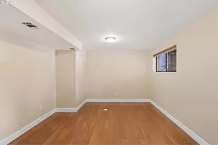 17909 NE Everett Ct, Portland, OR 97230 - Photo 18