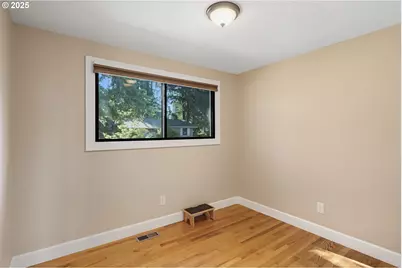17909 NE Everett Ct, Portland, OR 97230 - Photo 14