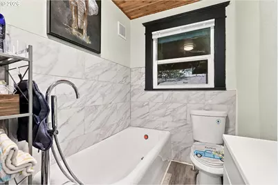 8270 SW Sorrento Rd, Beaverton, OR 97008 - Photo 12