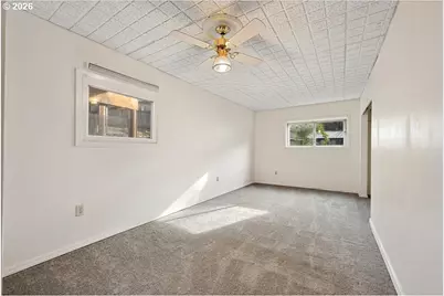 1401 S Water St, Silverton, OR 97381 - Photo 16