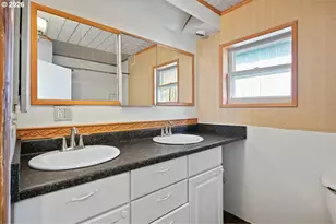 1401 S Water St, Silverton, OR 97381 - Photo 18