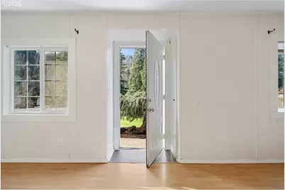 1401 S Water St, Silverton, OR 97381 - Photo 6