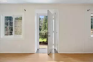 1401 S Water St, Silverton, OR 97381 - Photo 6