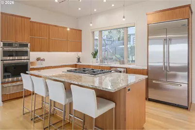 2490 Panorama Dr, Eugene, OR 97405 - Photo 10