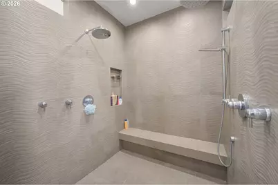 2490 Panorama Dr, Eugene, OR 97405 - Photo 30