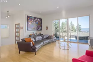2490 Panorama Dr, Eugene, OR 97405 - Photo 4