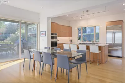 2490 Panorama Dr, Eugene, OR 97405 - Photo 8